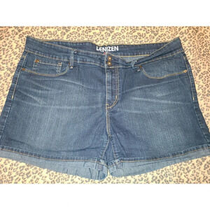 Denizen Levi's Cuffed Shorts Women's Size 18 Denim 5 Pockets Regular Fit (AJ24)